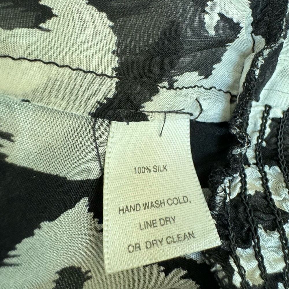 White House Black Market Womens 100% Silk Blouse Floral Cold Shoulder size XS - Picture 5 of 7